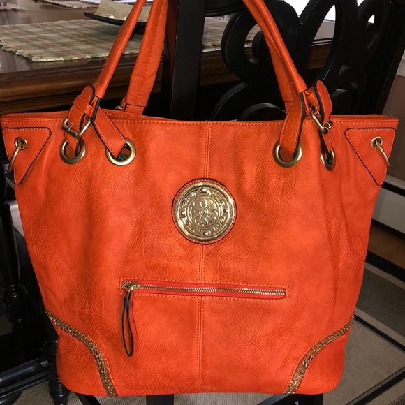 Handbags - Burnt orange color large totebag 🔥